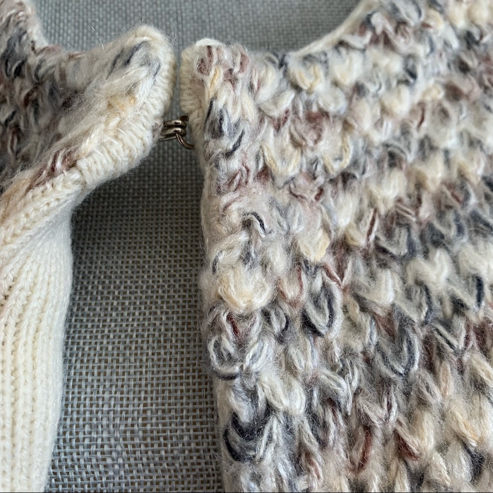 SOLITAIRE long sleeveless cardigan S in beautiful neutrals top hook closure - Picture 10 of 14